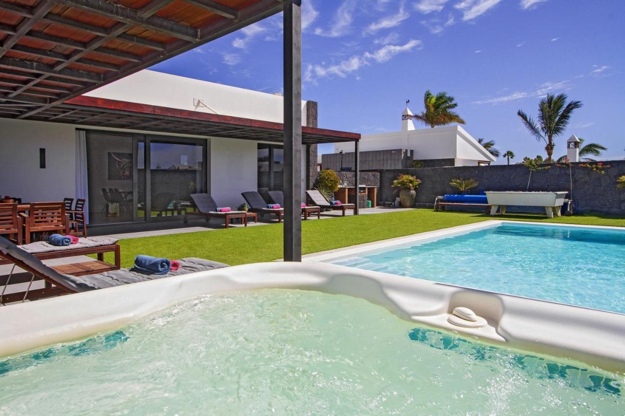 Luxury Los Mojones Villa Short Walk To Old Town Private Heated Pool Villa Los Mojones Angie Puerto Del Carmen Tías Buitenkant foto