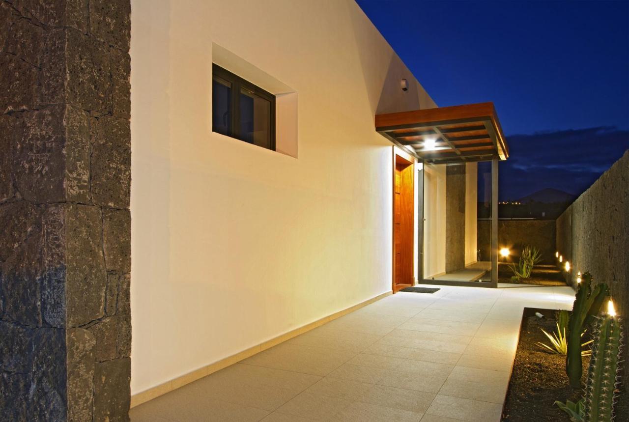 Luxury Los Mojones Villa Short Walk To Old Town Private Heated Pool Villa Los Mojones Angie Puerto Del Carmen Tías Buitenkant foto