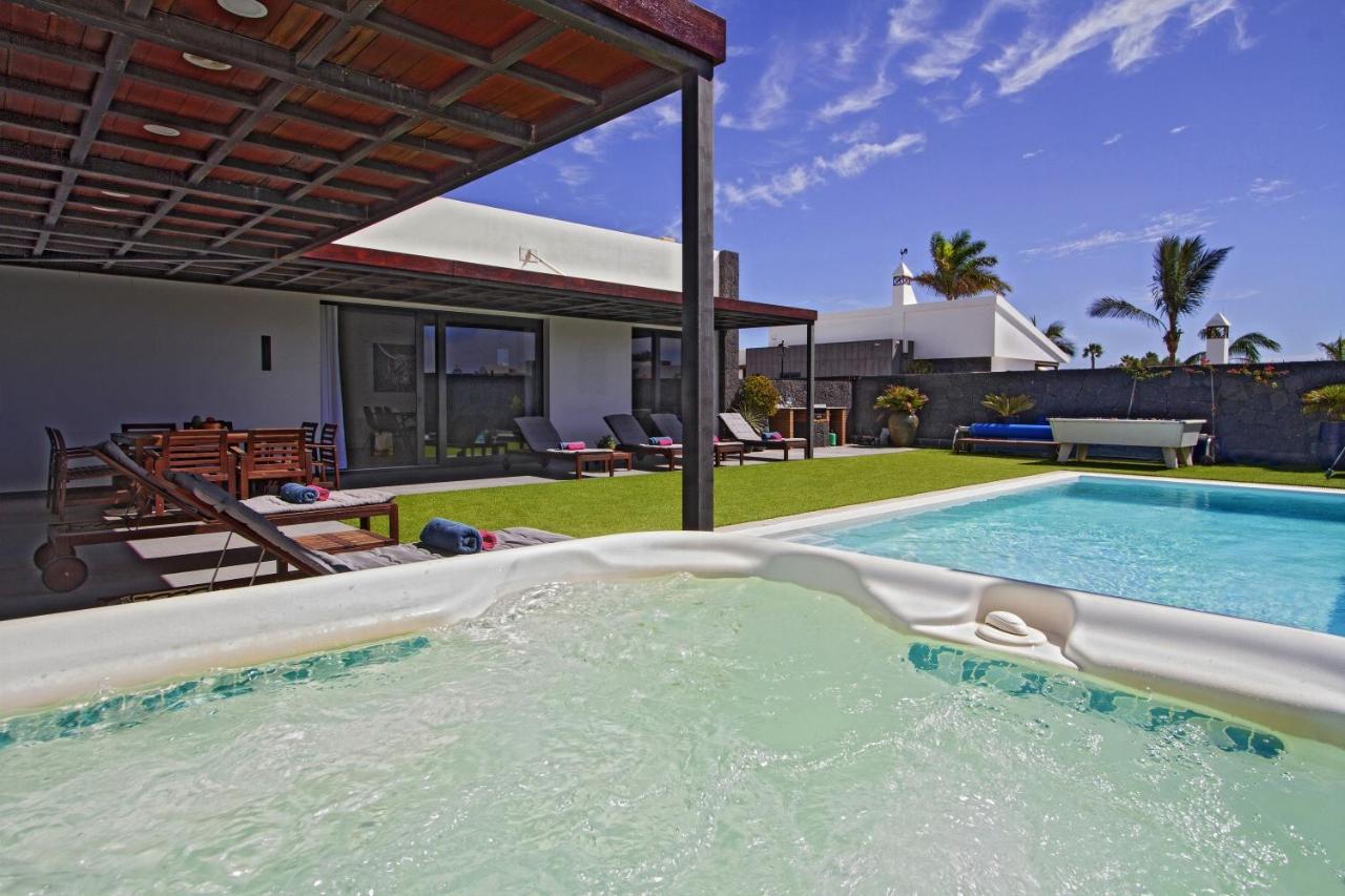 Luxury Los Mojones Villa Short Walk To Old Town Private Heated Pool Villa Los Mojones Angie Puerto Del Carmen Tías Buitenkant foto